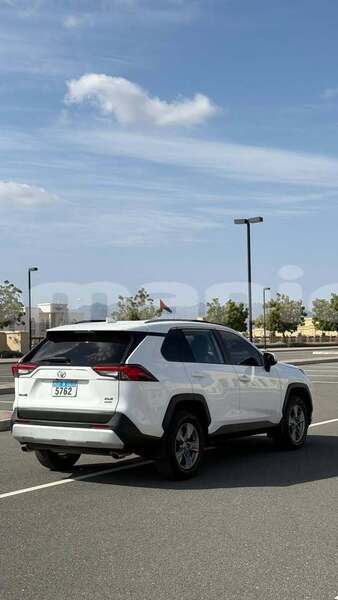 Big with watermark toyota rav4 al batinah barkah 7825