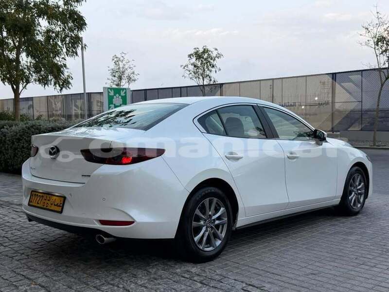 Big with watermark mazda 3 masqat as sib 7836