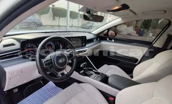 Buy Used Kia K5 White Car in as–Sib in Masqat Buy Used Kia K5 White Car in as–Sib in Masqat