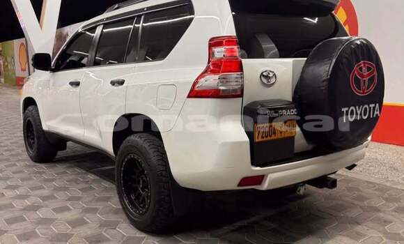 Buy Used Toyota Prado White Car in alâKhaburah in al-Batinah Buy Used Toyota Prado White Car in alâKhaburah in al-Batinah