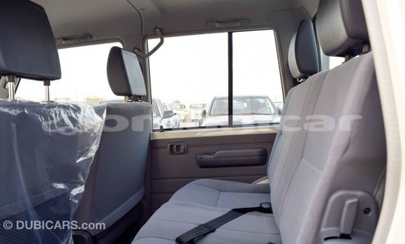 Buy Import Toyota Pickup White Car in Import - Dubai in Dhufar Buy Import Toyota Pickup White Car in Import - Dubai in Dhufar