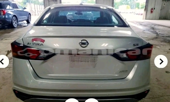 Buy Used Nissan Altima White Car in Ruwi in Masqat Buy Used Nissan Altima White Car in Ruwi in Masqat