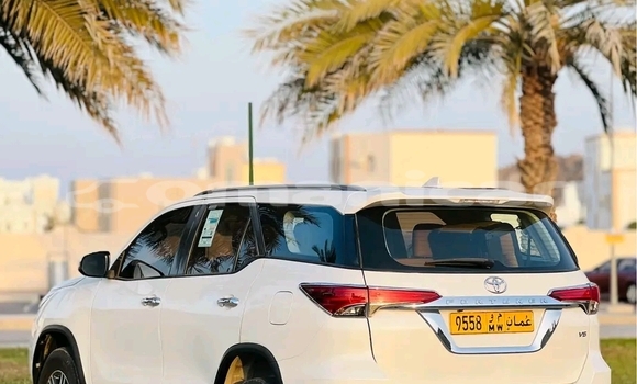 Buy Used Toyota Fortuner White Car in Bahla' in ad-Dakhiliyah Buy Used Toyota Fortuner White Car in Bahla' in ad-Dakhiliyah