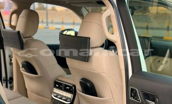 Buy Used Toyota Land Cruiser White Car in Bahla' in ad-Dakhiliyah Buy Used Toyota Land Cruiser White Car in Bahla' in ad-Dakhiliyah