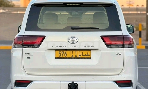 Buy Used Toyota Land Cruiser White Car in Bahla' in ad-Dakhiliyah Buy Used Toyota Land Cruiser White Car in Bahla' in ad-Dakhiliyah