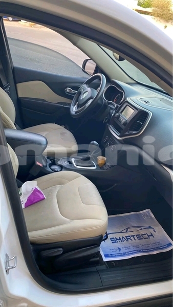 Big with watermark jeep cherokee masqat azaiba 7882