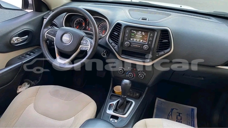 Big with watermark jeep cherokee masqat azaiba 7882