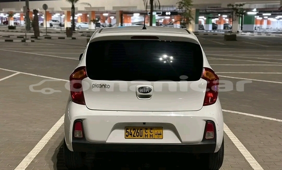 Buy Used Kia Picanto White Car in Bahla' in ad-Dakhiliyah Buy Used Kia Picanto White Car in Bahla' in ad-Dakhiliyah