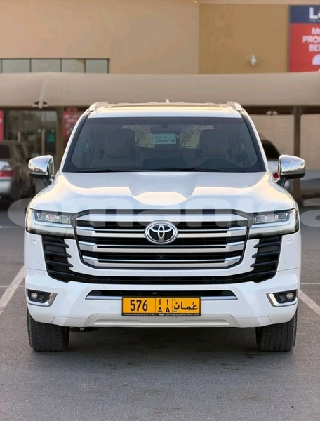 Big with watermark toyota land cruiser masqat as sib 7891