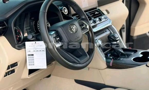 Buy Used Toyota Land Cruiser White Car in as–Sib in Masqat Buy Used Toyota Land Cruiser White Car in as–Sib in Masqat
