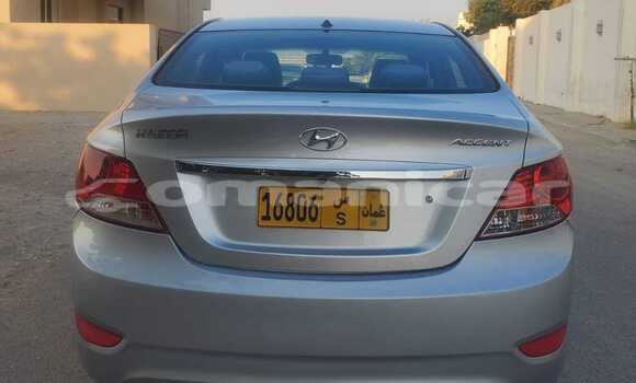 Buy Used Hyundai Accent Silver Car in Muscat in Masqat Buy Used Hyundai Accent Silver Car in Muscat in Masqat