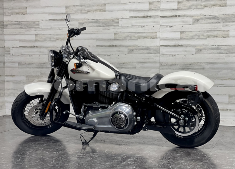 Big with watermark harley davidson softail masqat muscat 7908