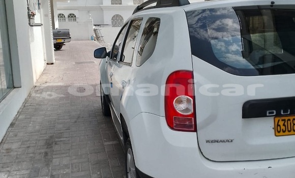Buy Used Renault Duster White Car in Muscat in Masqat Buy Used Renault Duster White Car in Muscat in Masqat