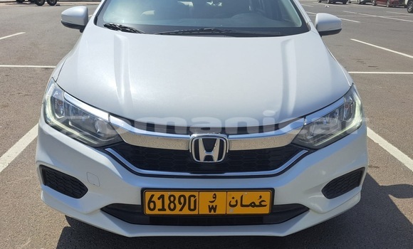 Buy Used Honda City White Car in Muscat in Masqat