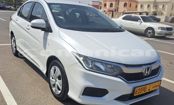 Buy Used Honda City White Car in Muscat in Masqat Buy Used Honda City White Car in Muscat in Masqat