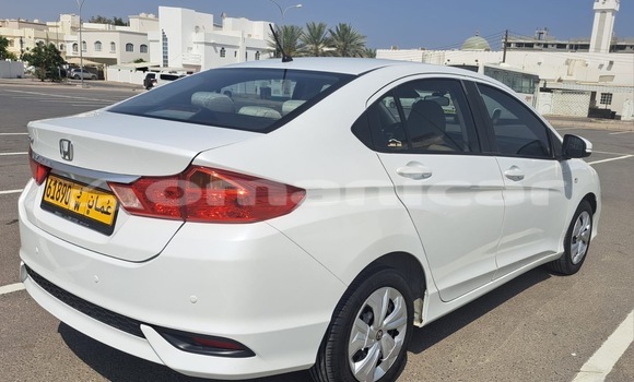 Buy Used Honda City White Car in Muscat in Masqat Buy Used Honda City White Car in Muscat in Masqat