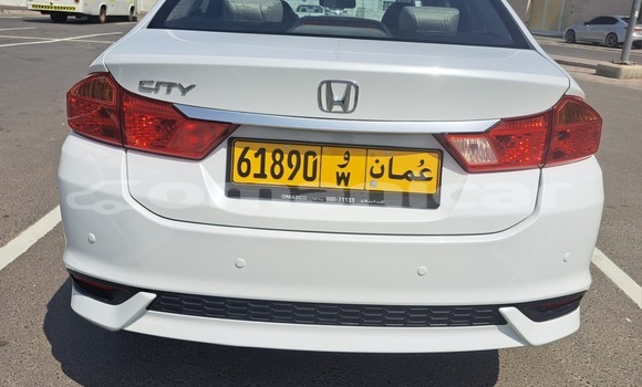 Buy Used Honda City White Car in Muscat in Masqat Buy Used Honda City White Car in Muscat in Masqat