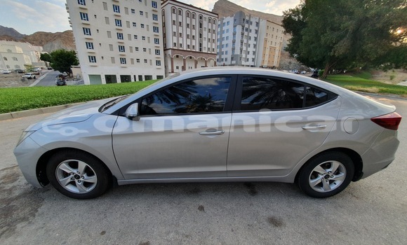 Buy Used Hyundai Elantra Silver Car in Wadi Al Kabir in Masqat Buy Used Hyundai Elantra Silver Car in Wadi Al Kabir in Masqat
