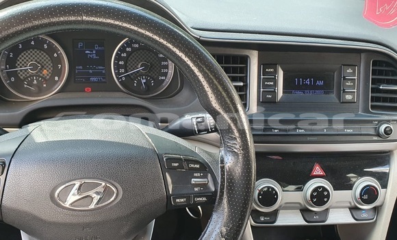 Buy Used Hyundai Elantra Silver Car in Wadi Al Kabir in Masqat Buy Used Hyundai Elantra Silver Car in Wadi Al Kabir in Masqat