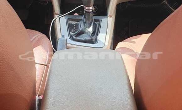 Buy Used Hyundai Elantra Silver Car in Wadi Al Kabir in Masqat Buy Used Hyundai Elantra Silver Car in Wadi Al Kabir in Masqat