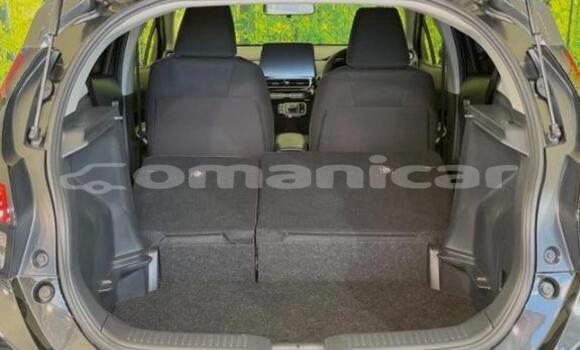 Buy Used Toyota Aqua Silver Car in Muscat in Masqat Buy Used Toyota Aqua Silver Car in Muscat in Masqat