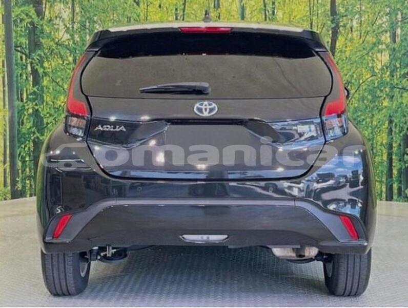 Big with watermark toyota aqua masqat muscat 7915