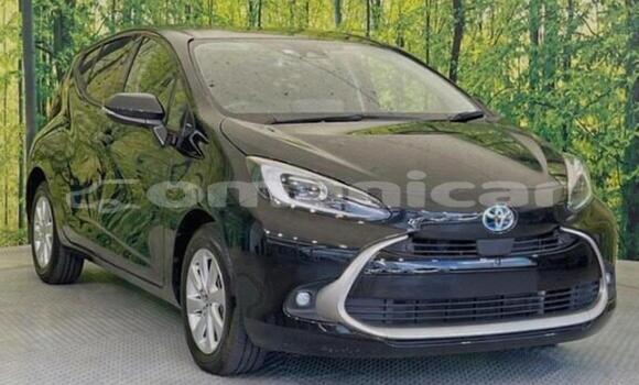 Buy Used Toyota Aqua Silver Car in Muscat in Masqat Buy Used Toyota Aqua Silver Car in Muscat in Masqat