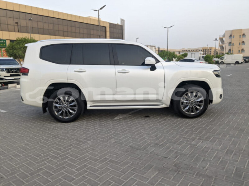 Big with watermark toyota land cruiser masqat muscat 7916