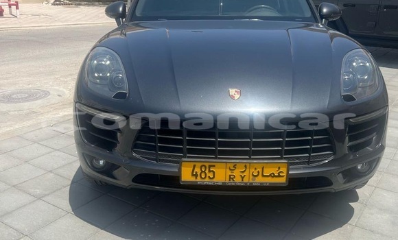 Buy Used Porsche Macan Black Car in Muscat in Masqat Buy Used Porsche Macan Black Car in Muscat in Masqat