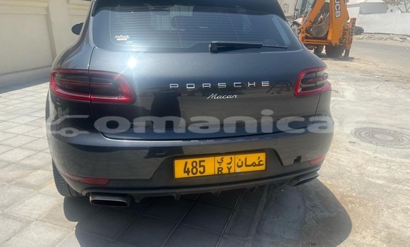 Buy Used Porsche Macan Black Car in Muscat in Masqat Buy Used Porsche Macan Black Car in Muscat in Masqat