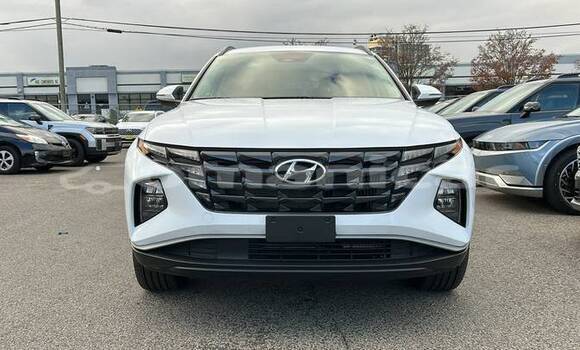 Buy Used Hyundai Tucson White Car in Muscat in Masqat Buy Used Hyundai Tucson White Car in Muscat in Masqat