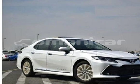 Buy Used Toyota Camry White Car in Muscat in Masqat Buy Used Toyota Camry White Car in Muscat in Masqat