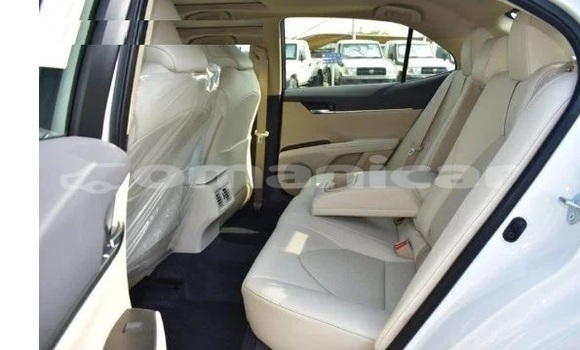 Buy Used Toyota Camry White Car in Muscat in Masqat Buy Used Toyota Camry White Car in Muscat in Masqat