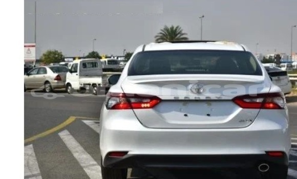Buy Used Toyota Camry White Car in Muscat in Masqat Buy Used Toyota Camry White Car in Muscat in Masqat