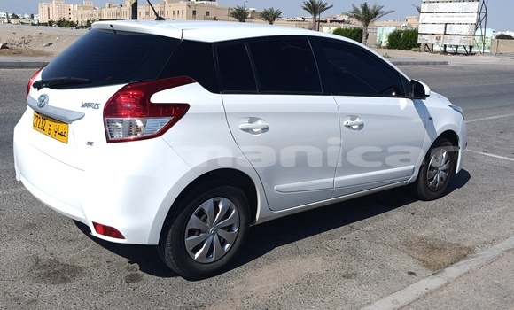 Buy Used Toyota Yaris White Car in Muscat in Masqat