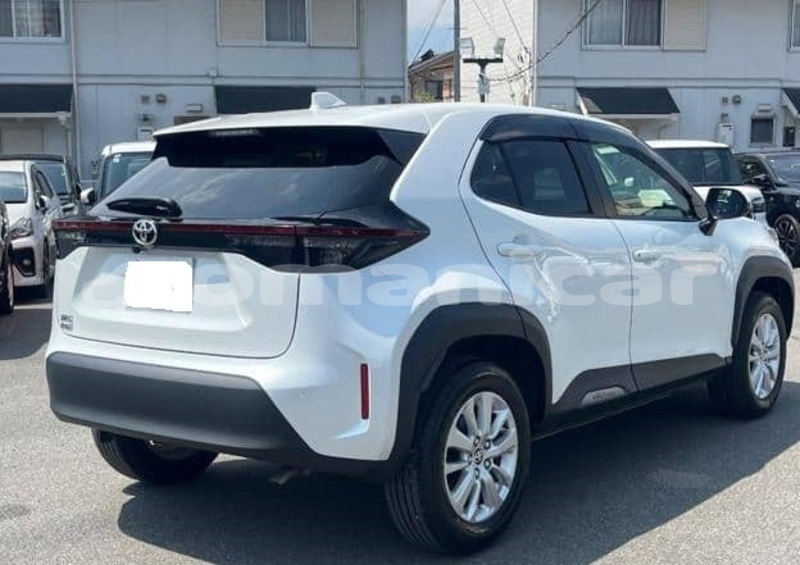 Big with watermark toyota yaris masqat muscat 7941