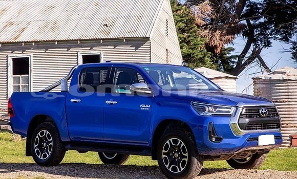 Buy Used Toyota Hilux White Car in Muscat in Masqat Buy Used Toyota Hilux White Car in Muscat in Masqat