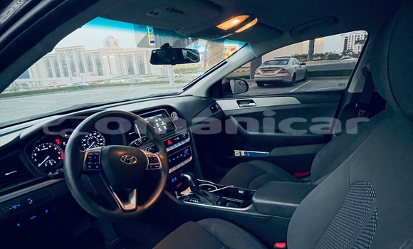 Buy Used Hyundai Sonata Black Car in Barkah in al-Batinah Buy Used Hyundai Sonata Black Car in Barkah in al-Batinah
