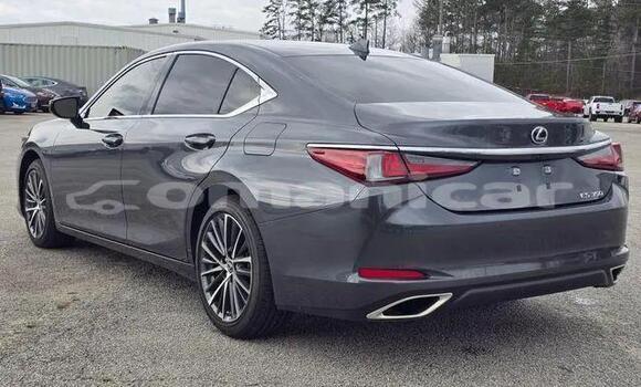 Buy Used Lexus ES Black Car in al–Mudaybi in ash-Sharqiyah Buy Used Lexus ES Black Car in al–Mudaybi in ash-Sharqiyah
