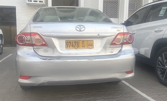 Buy Used Toyota Corolla Silver Car in Al khuwair in al-Batinah Buy Used Toyota Corolla Silver Car in Al khuwair in al-Batinah