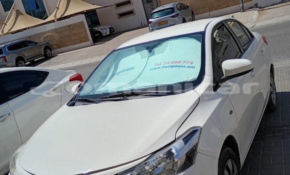 Buy Used Toyota Yaris White Car in Bawshar in Masqat