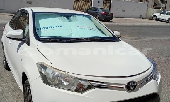 Buy Used Toyota Yaris White Car in Bawshar in Masqat Buy Used Toyota Yaris White Car in Bawshar in Masqat