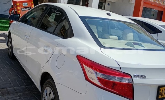 Buy Used Toyota Yaris White Car in Bawshar in Masqat Buy Used Toyota Yaris White Car in Bawshar in Masqat