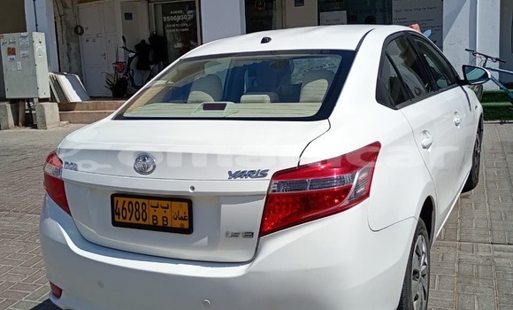 Buy Used Toyota Yaris White Car in Bawshar in Masqat Buy Used Toyota Yaris White Car in Bawshar in Masqat