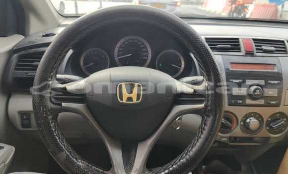 Buy Used Honda City White Car in Muscat in Masqat Buy Used Honda City White Car in Muscat in Masqat