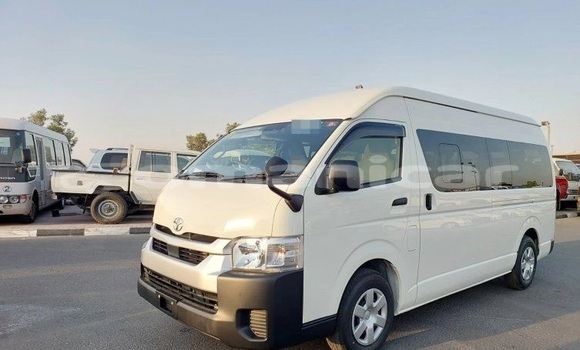 Buy Used Toyota Hiace White Car in Muscat in Masqat