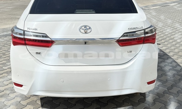 Buy Used Toyota Corolla White Car in Masqat in Masqat Buy Used Toyota Corolla White Car in Masqat in Masqat