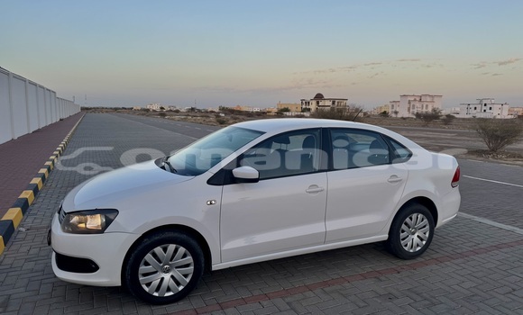 Buy Used Volkswagen Polo White Car in Suhar in al-Batinah