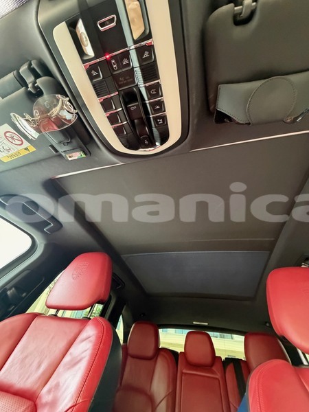 Big with watermark porsche cayenne dhufar import dubai 7974