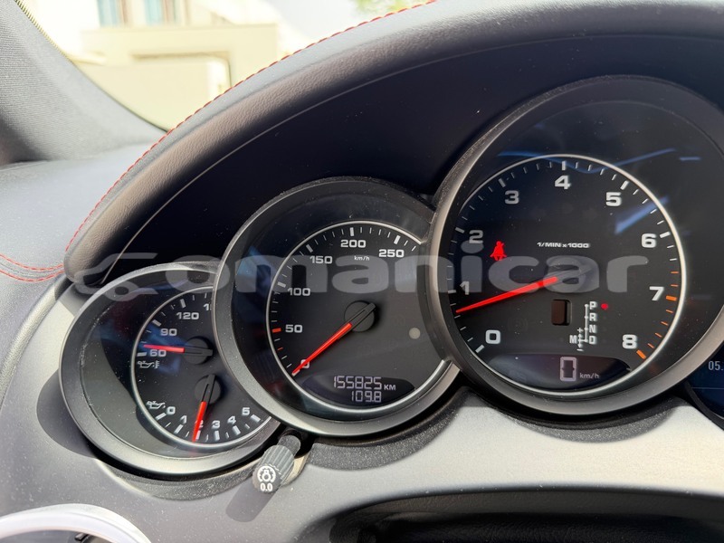 Big with watermark porsche cayenne dhufar import dubai 7974